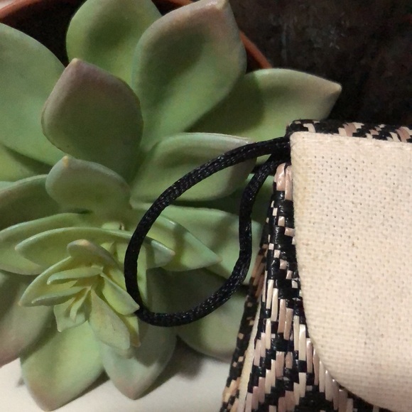 Mini Coin Purse-Woven Plastic & Cloth-Tan/Black-4x3-Snap Flap Closure-EUC - Picture 3 of 11